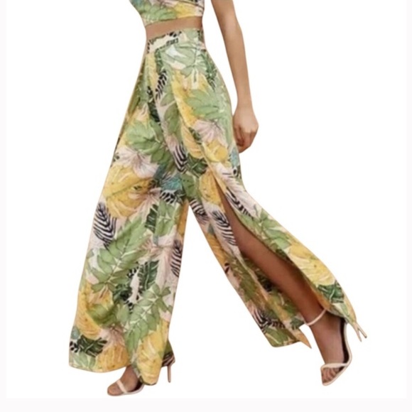 Forever 21 Leaf Print Wide Leg Pants - Picture 3 of 16